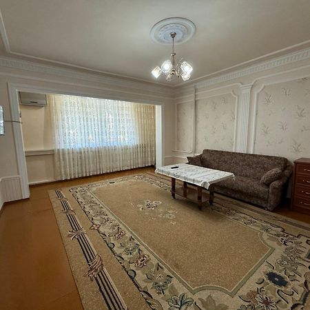 Yunusabad 7 Американский Посольство Tasken Kültér fotó